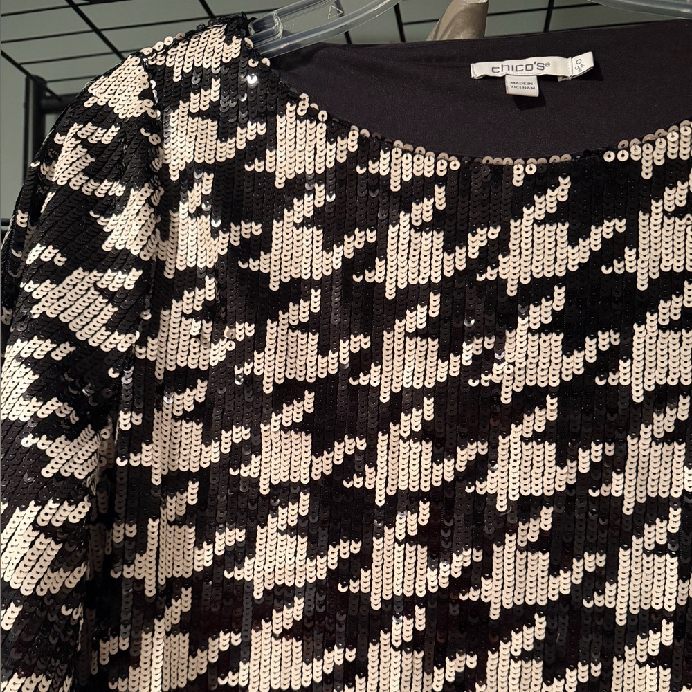 Chico's Black and White Sequin Blouse NWT - Picture 3 of 7